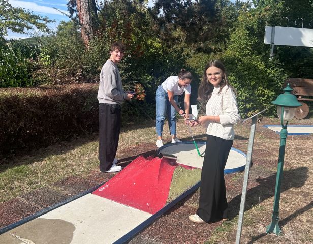 Ausflug unserer Ausbildungsrunde - Minigolfen & geselliger Abschluss